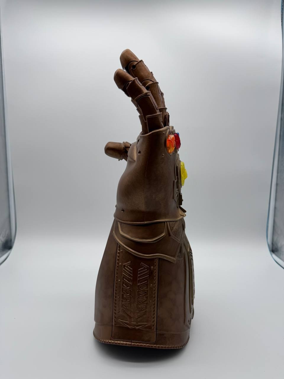 Marvel Avengers Infinity War Infinity Gauntlet Hasbro Legends Series Replika